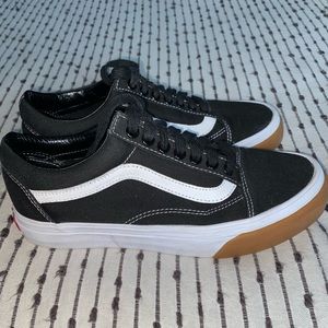 VANS Old Skool Unisex Black with gum bottom shoes